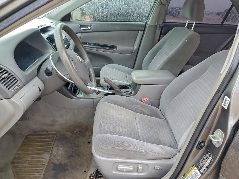 2005 Toyota Camry le