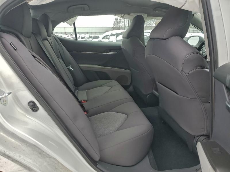 2024 Toyota Camry le