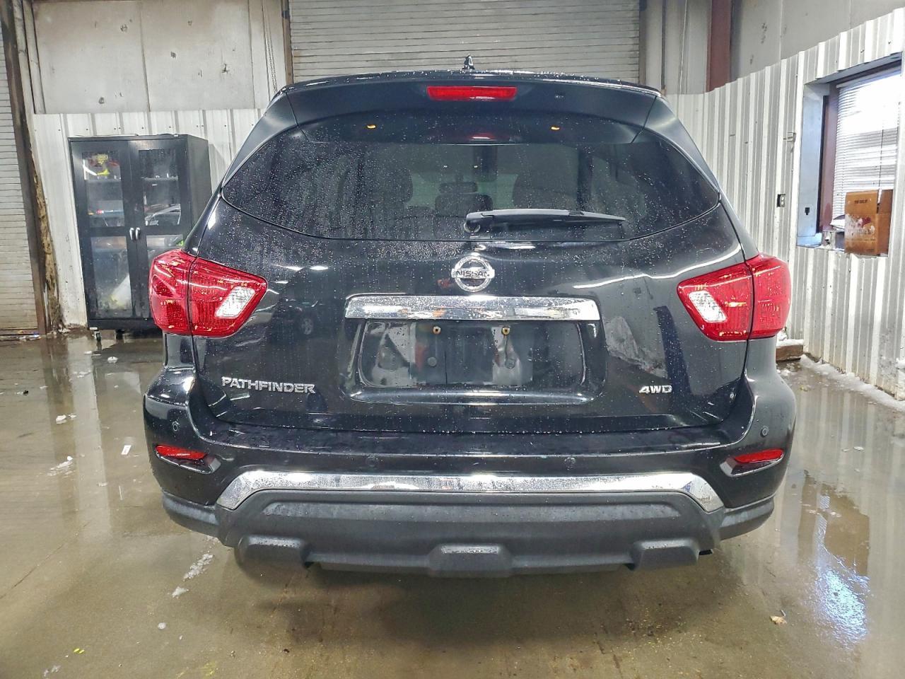 2019 Nissan Pathfinder s