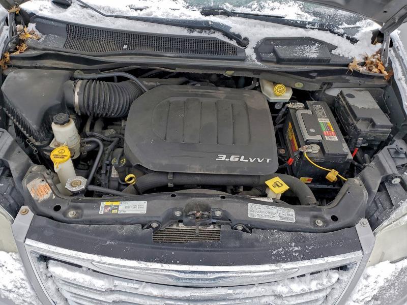 2013 Chrysler Town & Country Touring