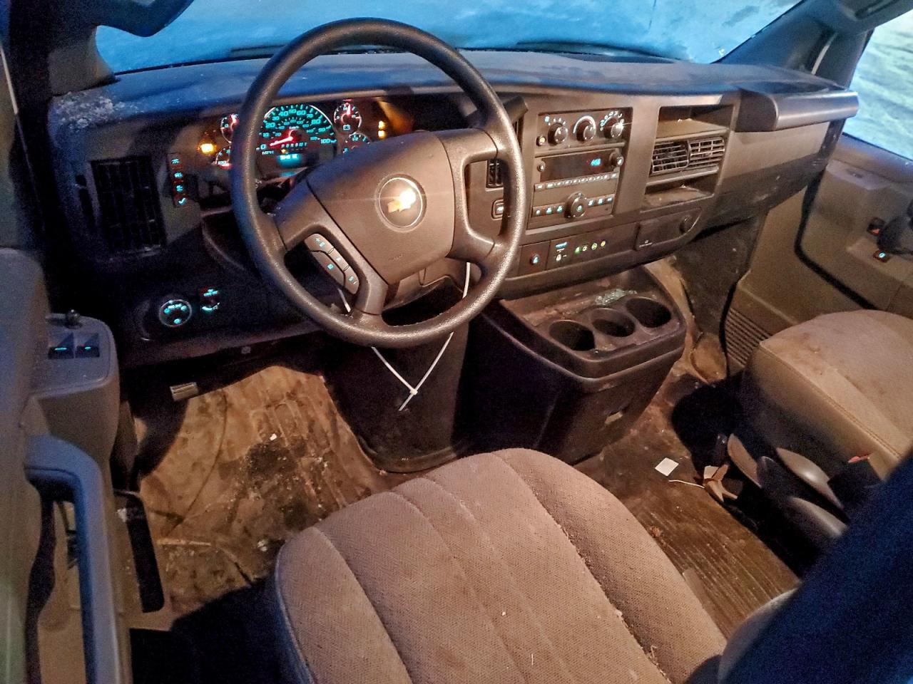 2025 Chevrolet Express G3500 Delivery van