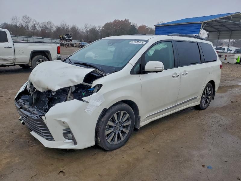 2018 Toyota Sienna xle