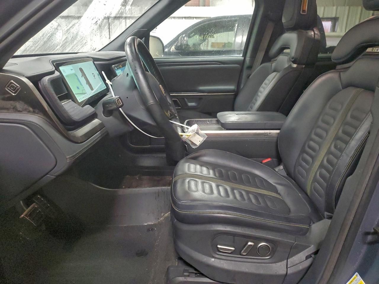 2024 Rivian R1T Adventure