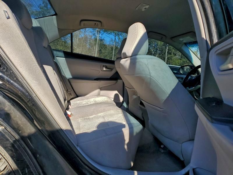 2015 Toyota Camry le