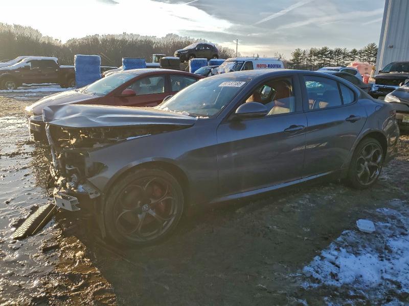 2018 Alfa Romeo Giulia ti Q4