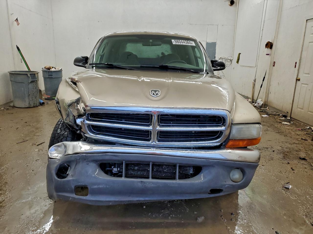 2004 Dodge Dakota Quad SLT