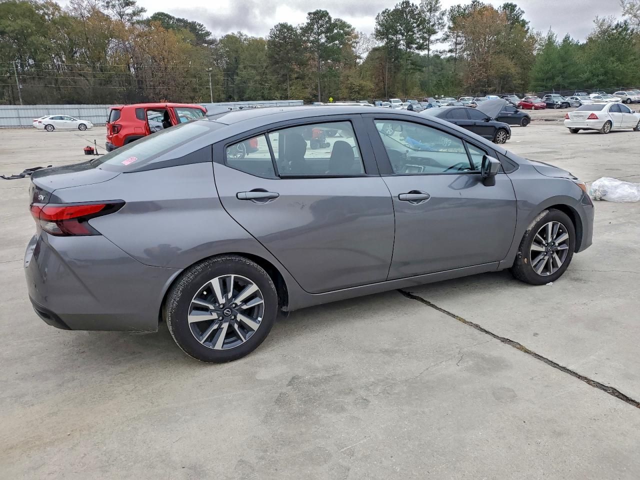 2023 Nissan Versa sv