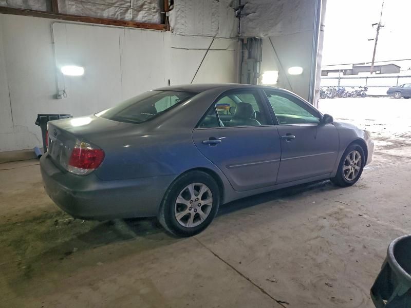 2005 Toyota Camry le