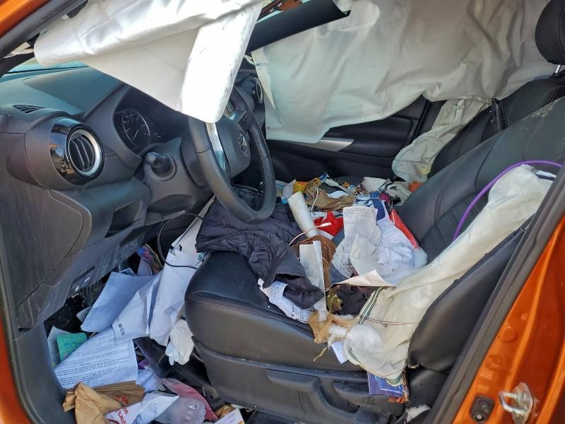 2020 Nissan Kicks sr