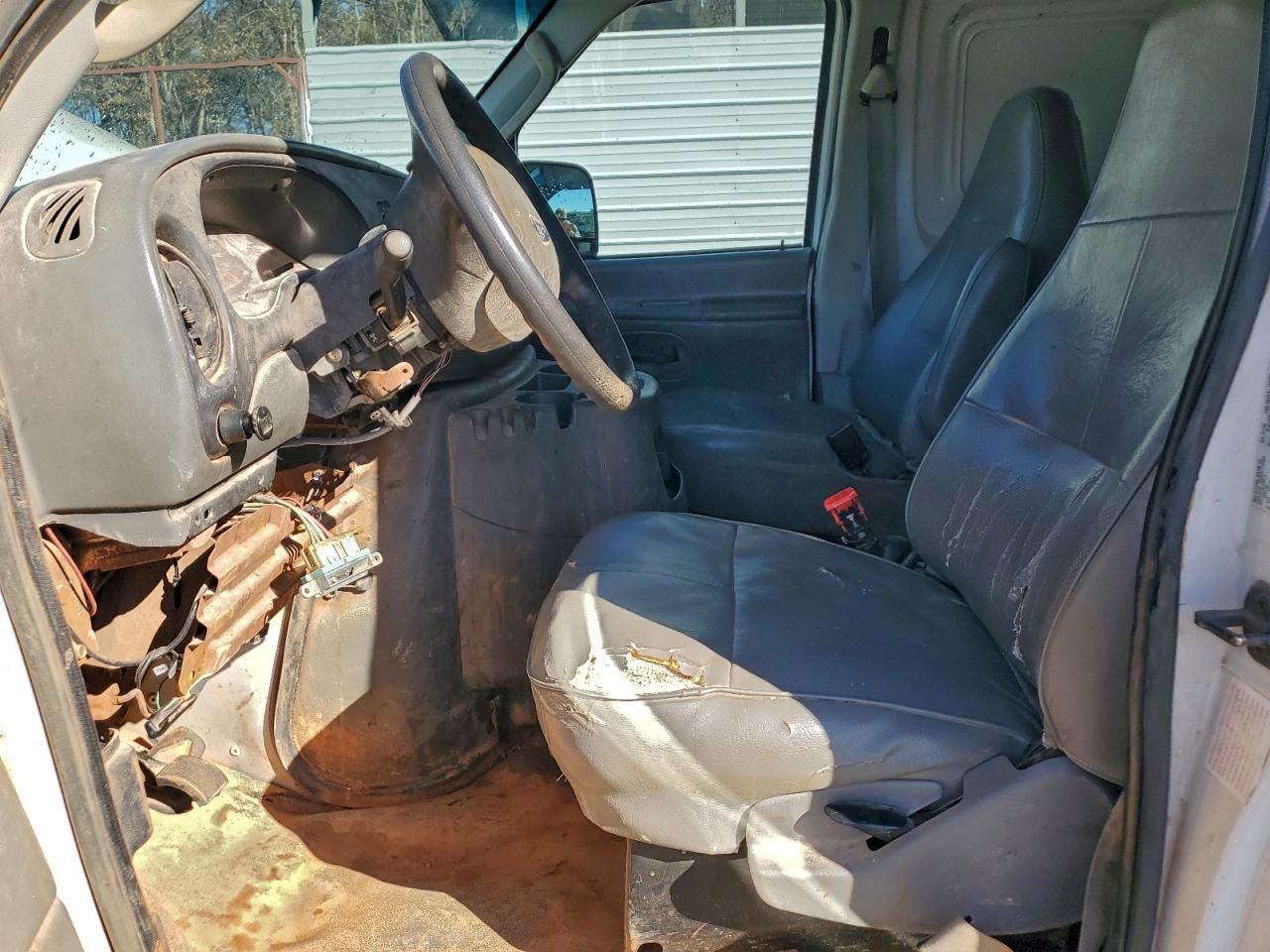 2004 Ford Econoline Cargo E-25