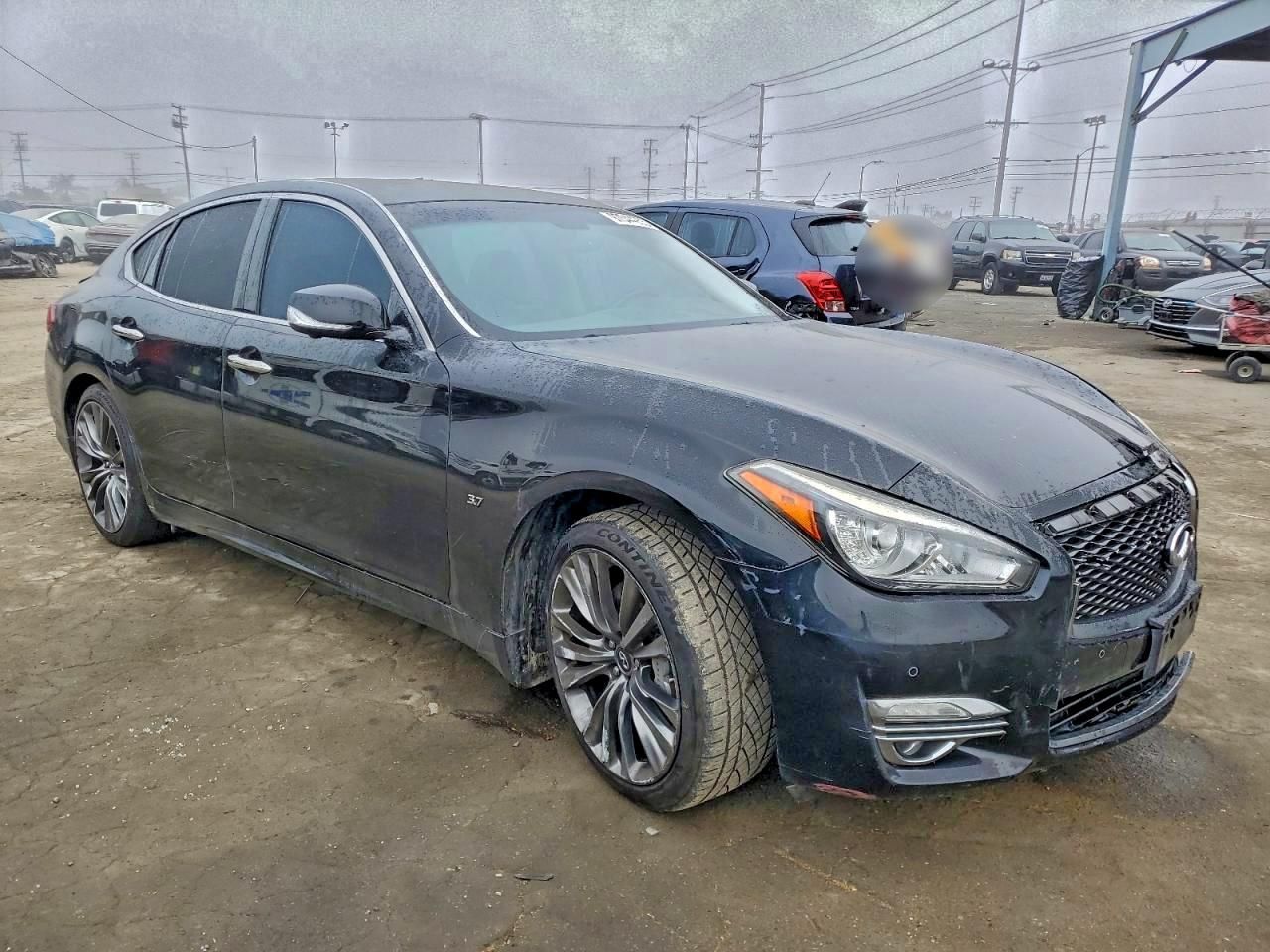 2017 Infiniti Q70 3.7