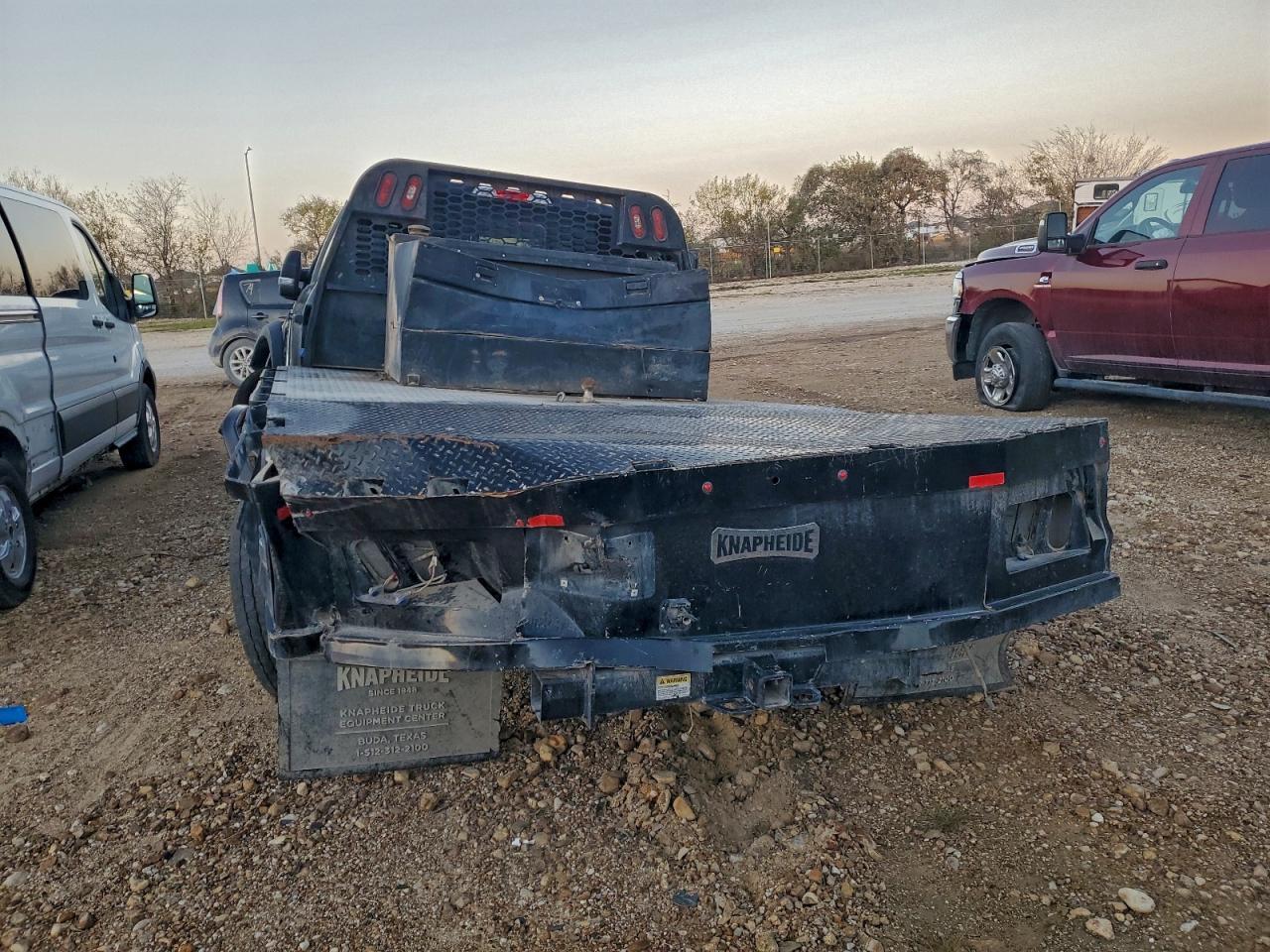 2023 Ford F450 Super Duty Flatbed Truck