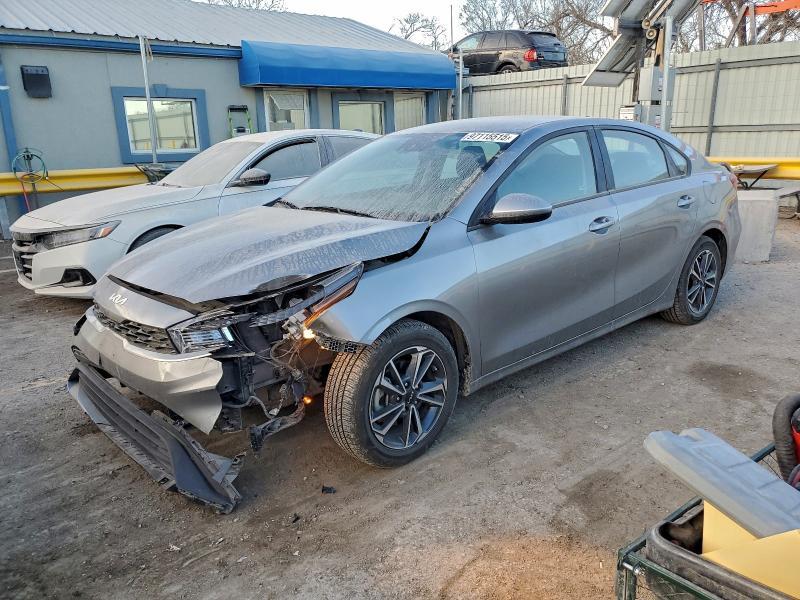 2023 KIA Forte lx