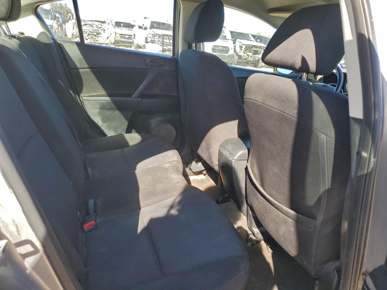 2011 Mazda 3 I