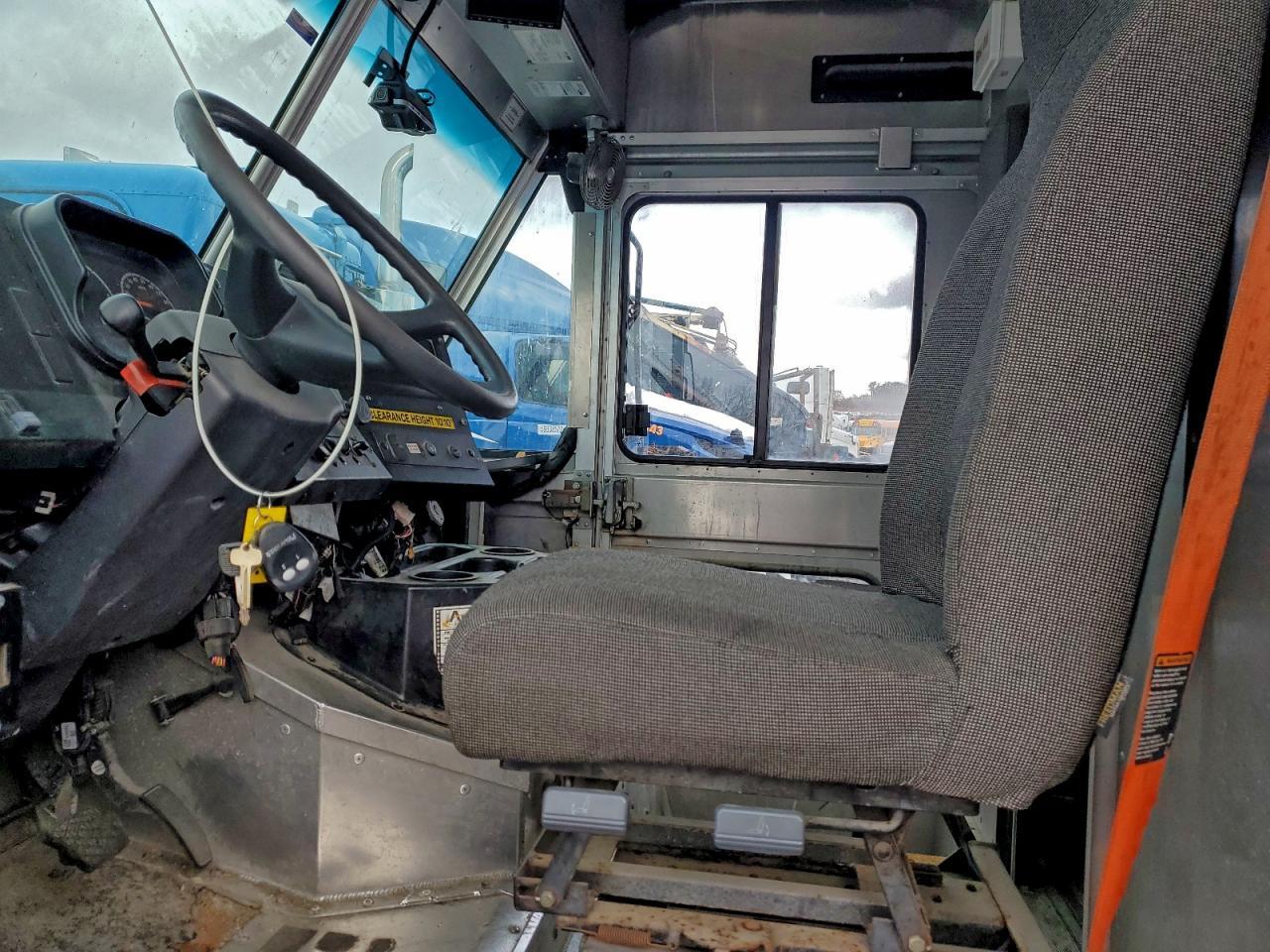 2020 Freightliner MT 45G Delivery Truck