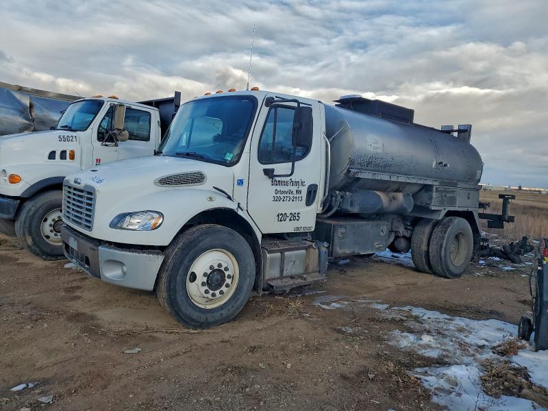 2014 Freightliner Business Class M2 oil Distributor Truck