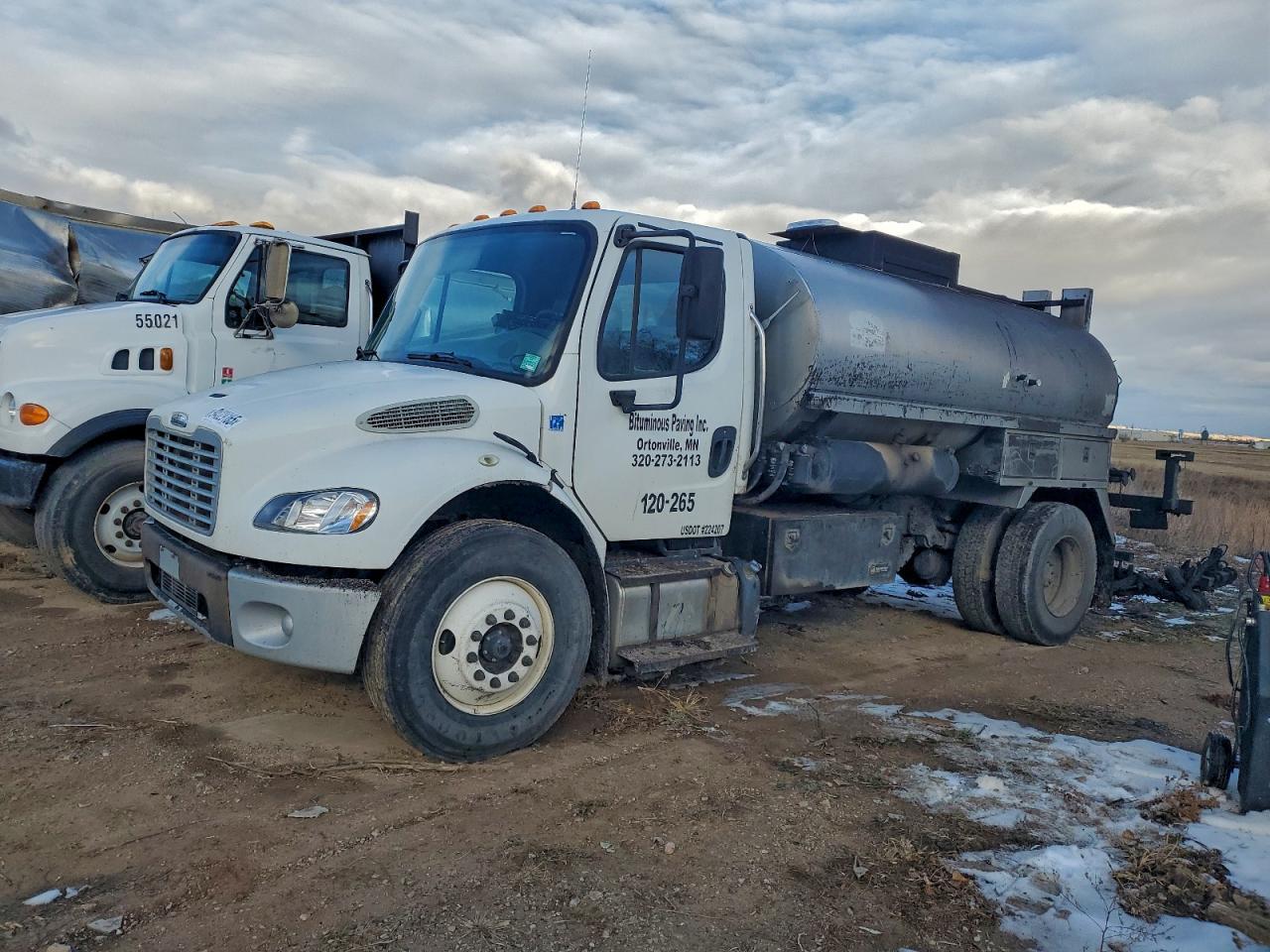 2014 Freightliner Business Class M2 OIL Distributor Truck