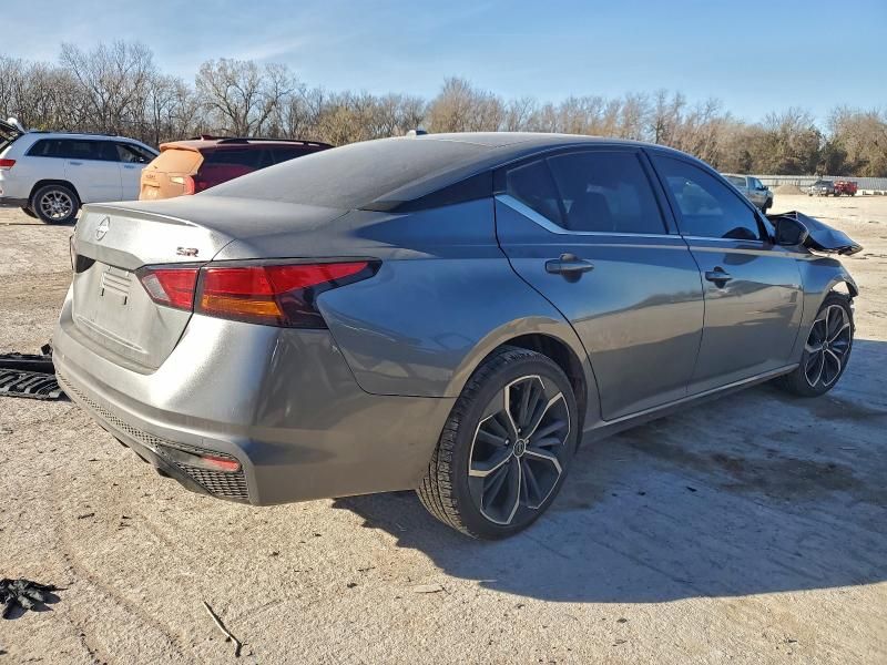 2023 Nissan Altima sr