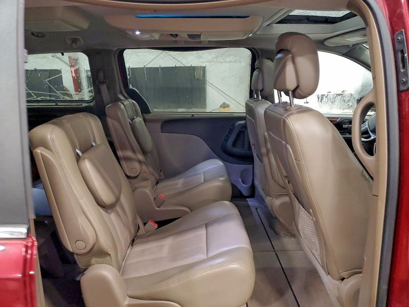 2011 Chrysler Town & Country Touring l