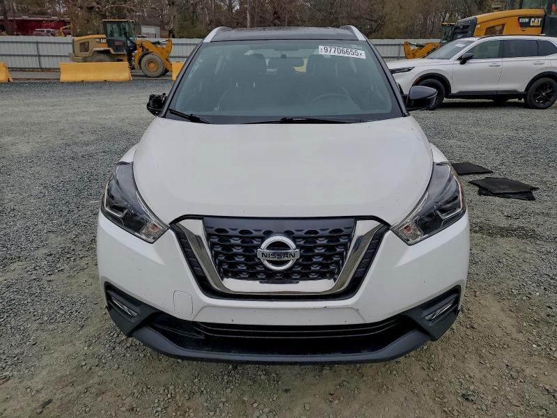 2019 Niss Kicks s