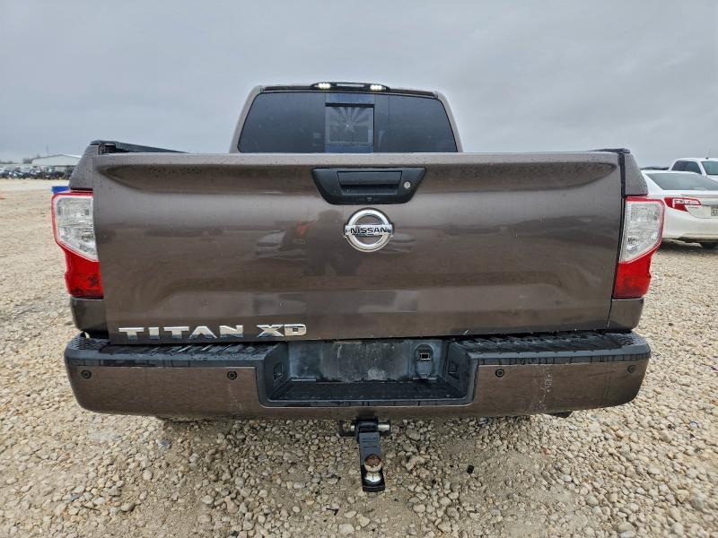 2017 Nissan Titan xd sl