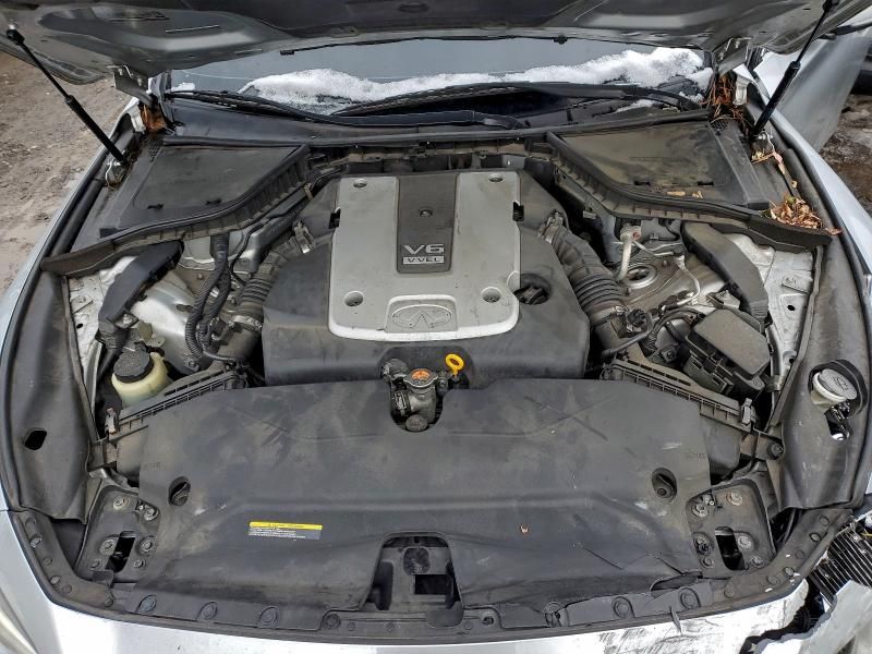 2015 Infiniti Q50 Base