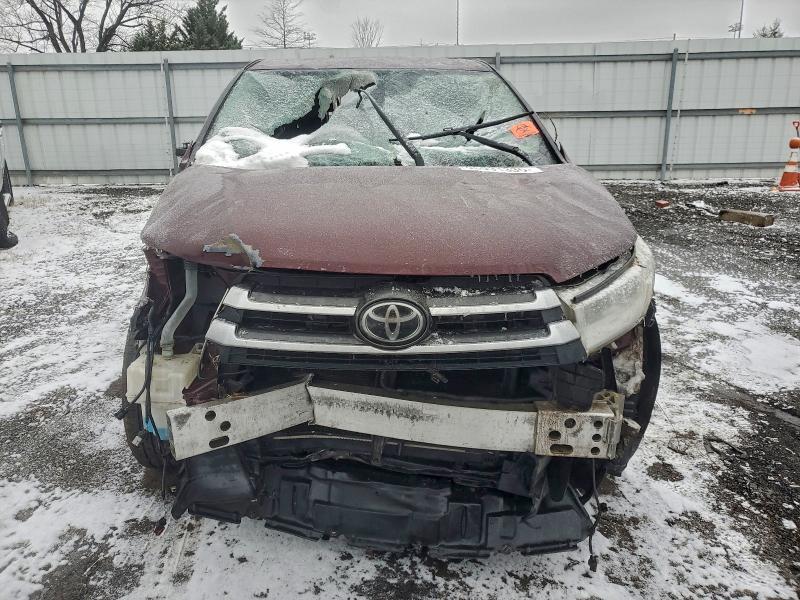 2017 Toyota Highlander le