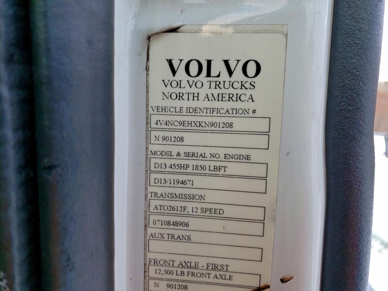 2019 Volvo VNL Semi Truck