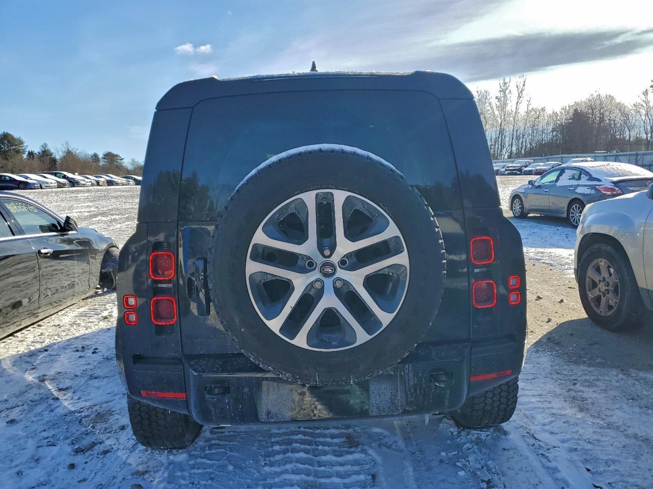 2025 Land Rover Defender 110 X-dynamic se