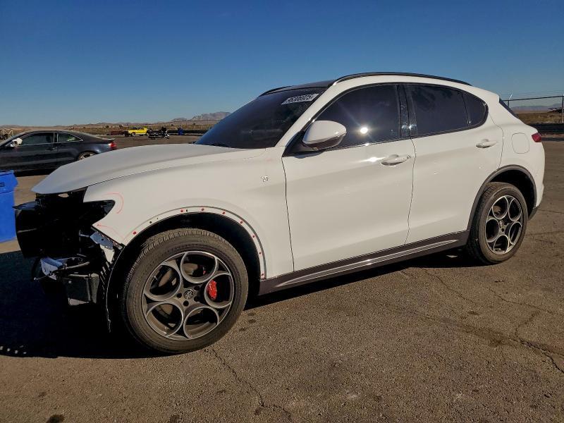 2022 Alfa Romeo Stelvio ti