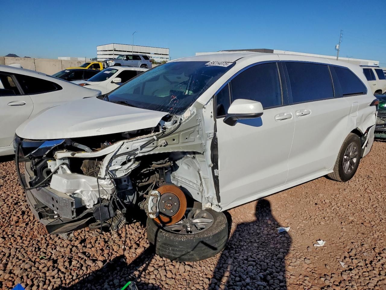 2023 Toyota Sienna le