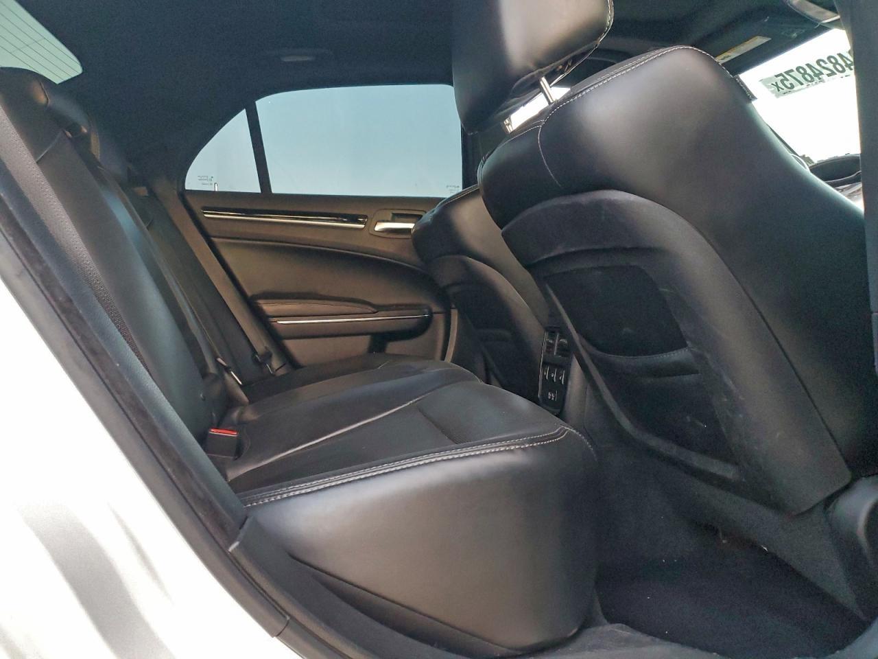 2017 Chrysler 300 s