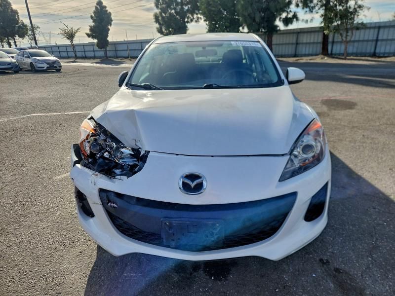 2013 Mazda 3 I