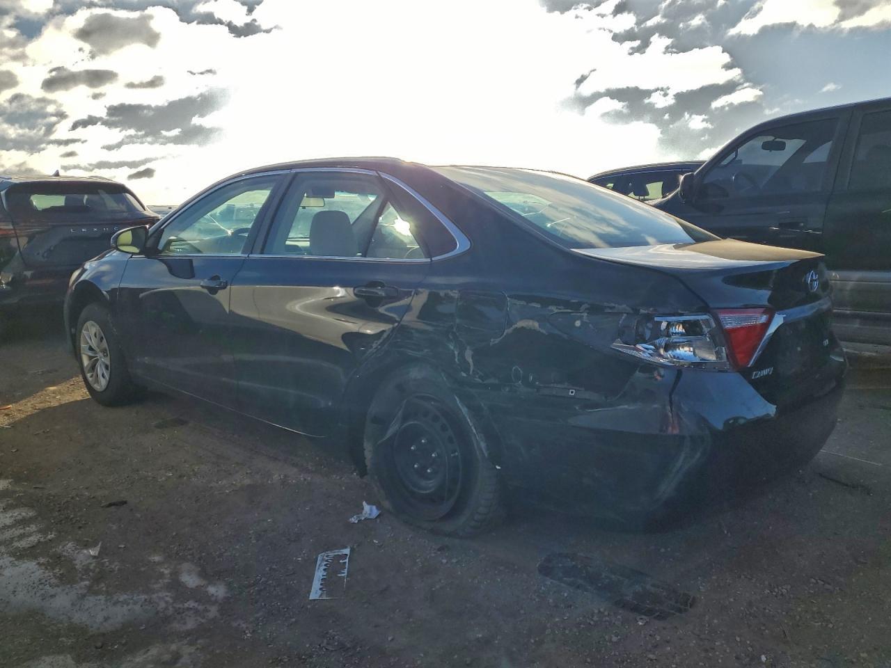 2015 Toyota Camry le