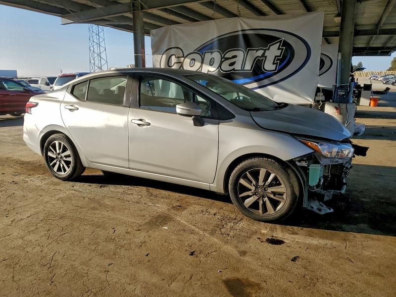 2021 Nissan Versa sv