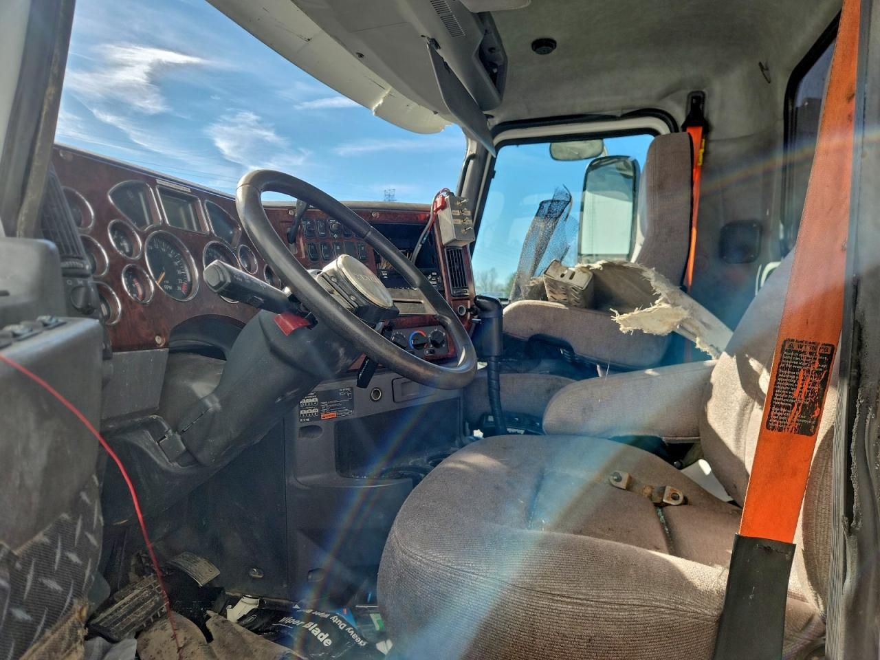 2018 Mack CXU613 Semi Truck