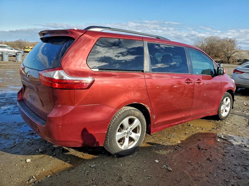 2019 Toyota Sienna le