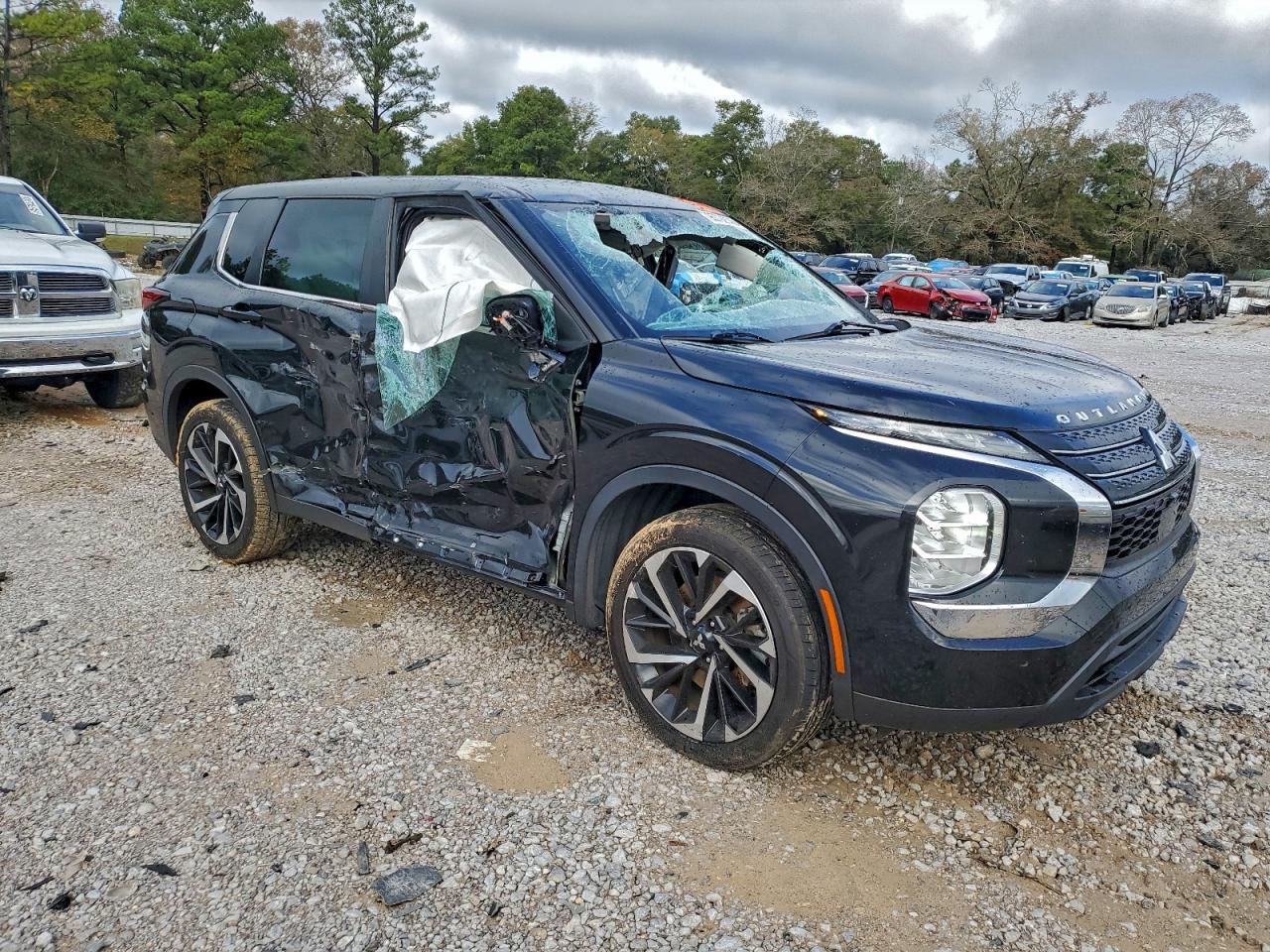 2022 Mitsubishi Outlander es