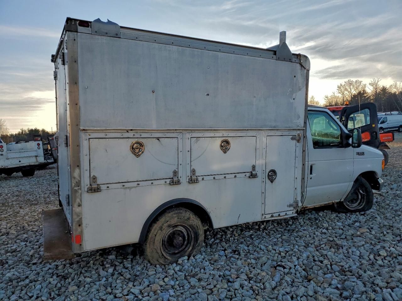 2005 Ford Econoline E350 Super Duty Cutaway Van