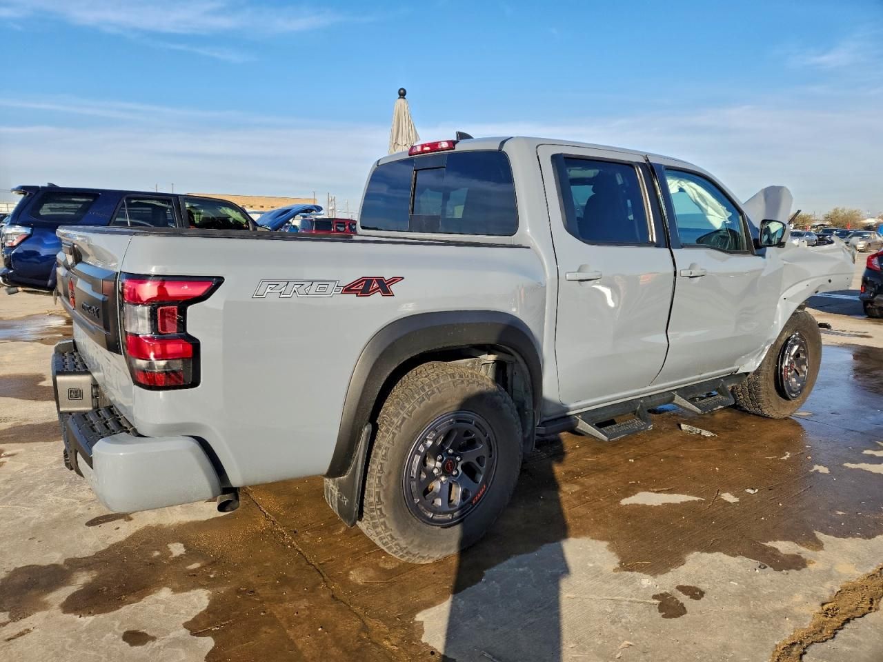 2025 Nissan Frontier s