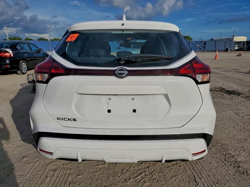 2023 Nissan Kicks s