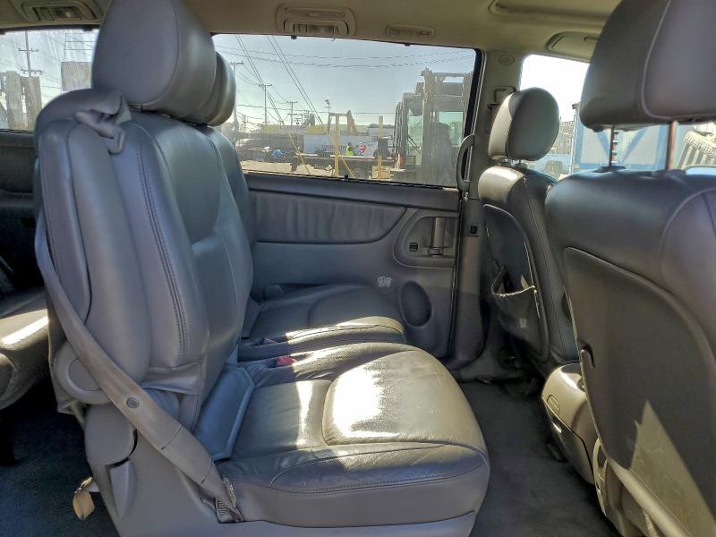 2004 Toyota Sienna xle