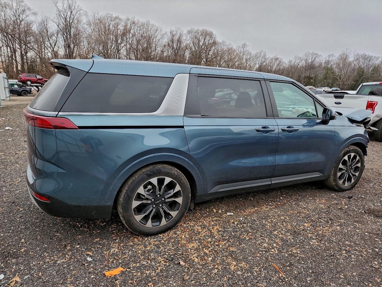 2024 KIA Carnival ex