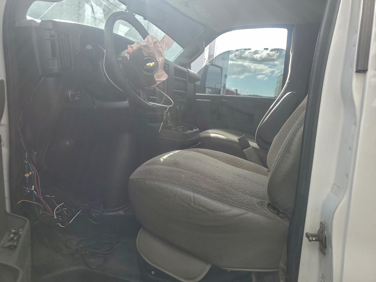 2018 Chevrolet Express G3500 Delivery Truck