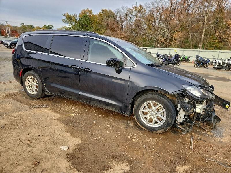 2021 Chrysler Voyager lxi