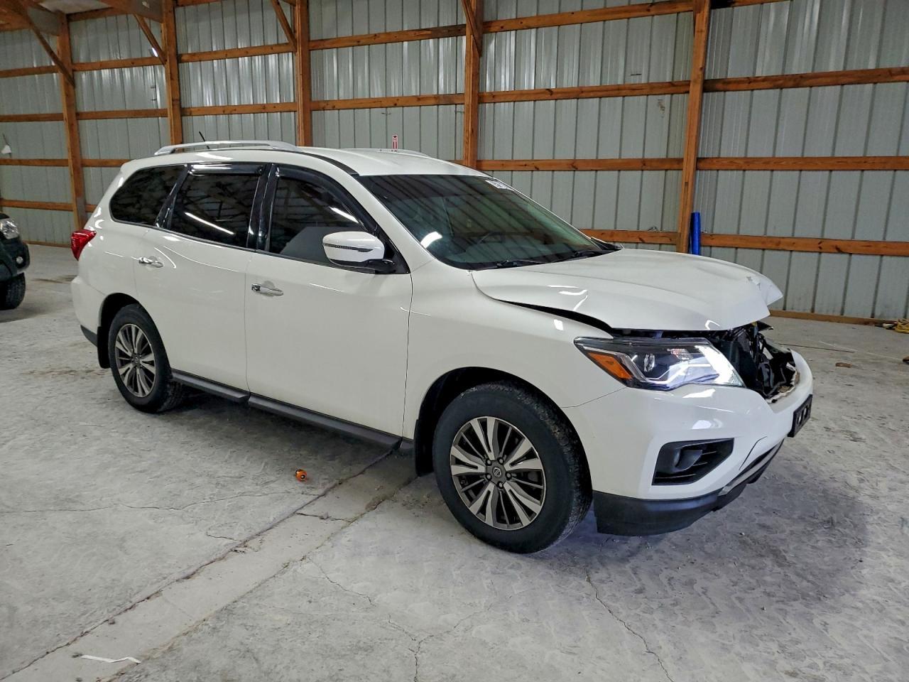 2018 Nissan Pathfinder s