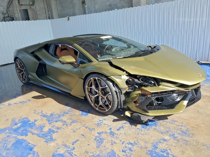2025 Lamborghini Revuelto