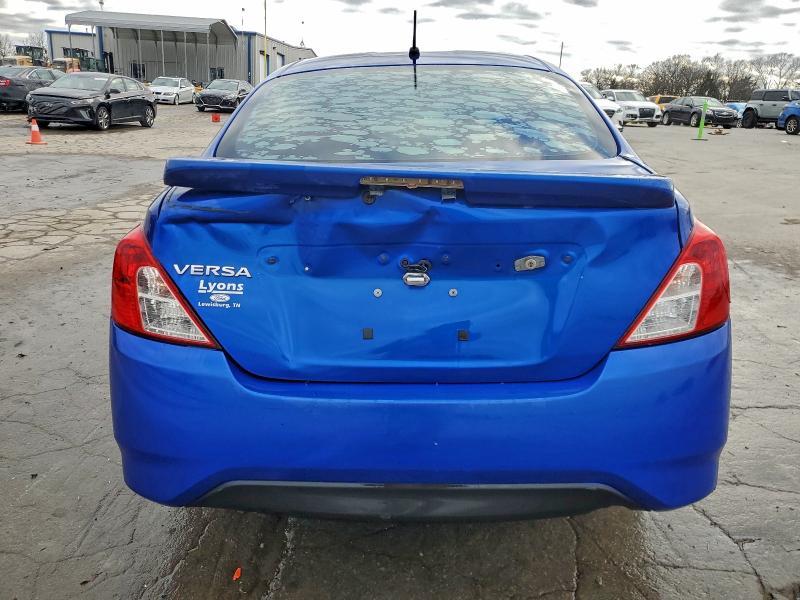 2017 Niss Versa s
