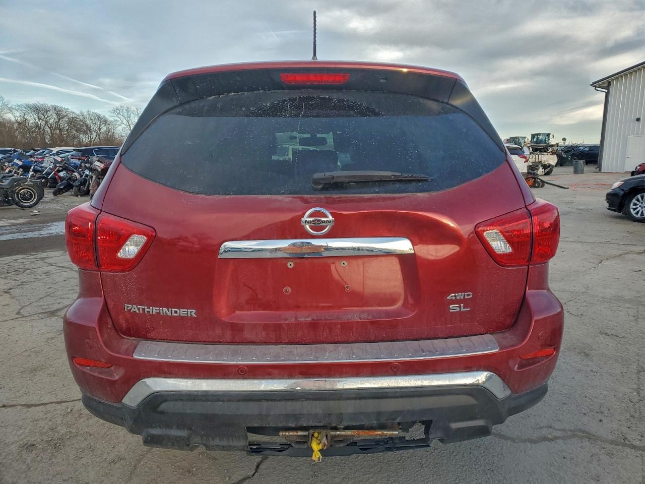 2017 Nissan Pathfinder s