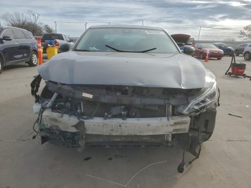 2022 Nissan Altima sr